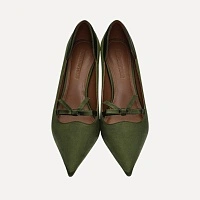 Vintage pointed-toe heels