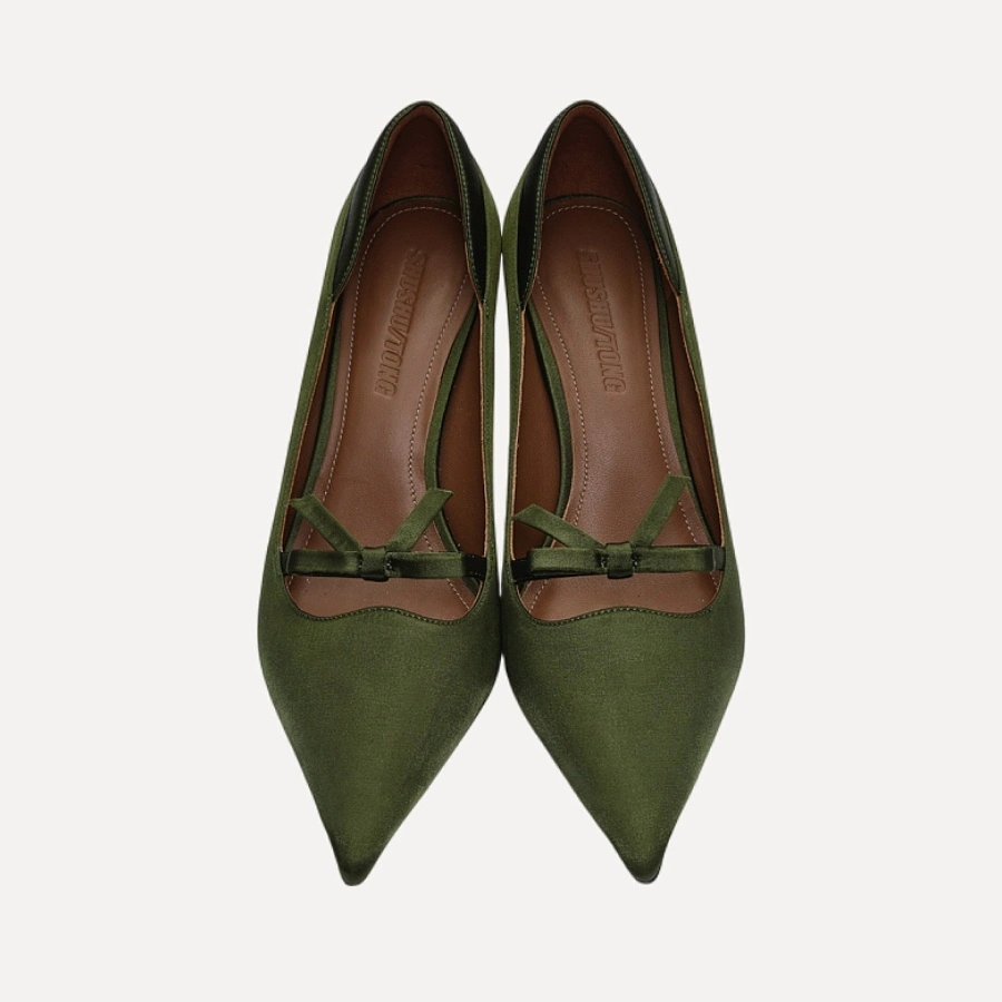 Vintage pointed-toe heels