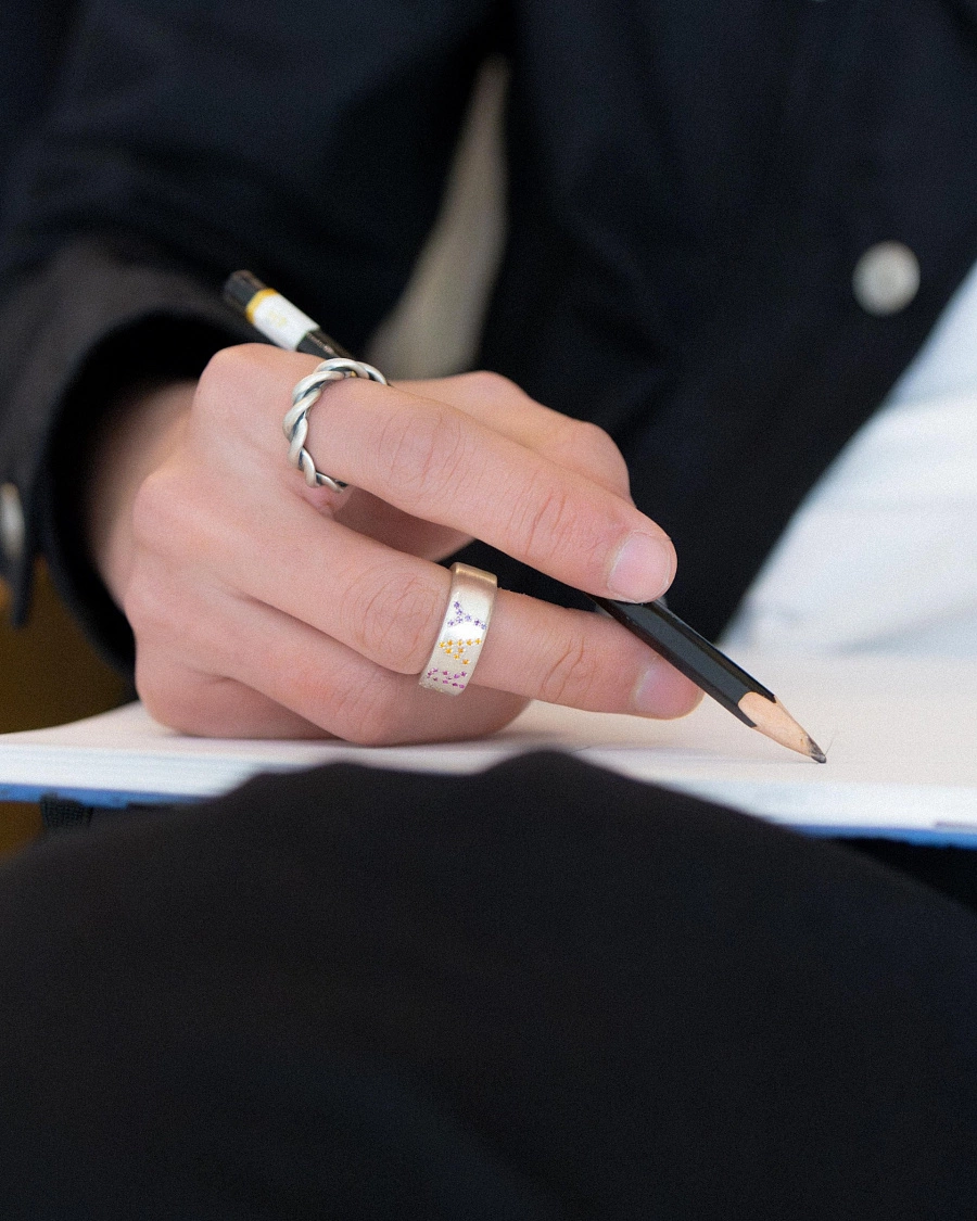 ESSENTIAL TWIST RING