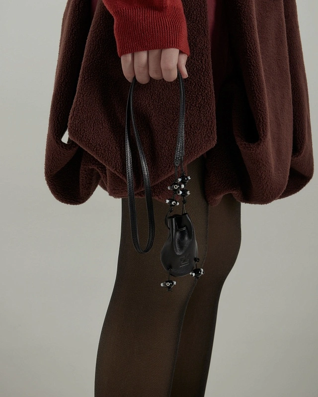 KUZMUNCHOQ LEATHER NECK POUCH