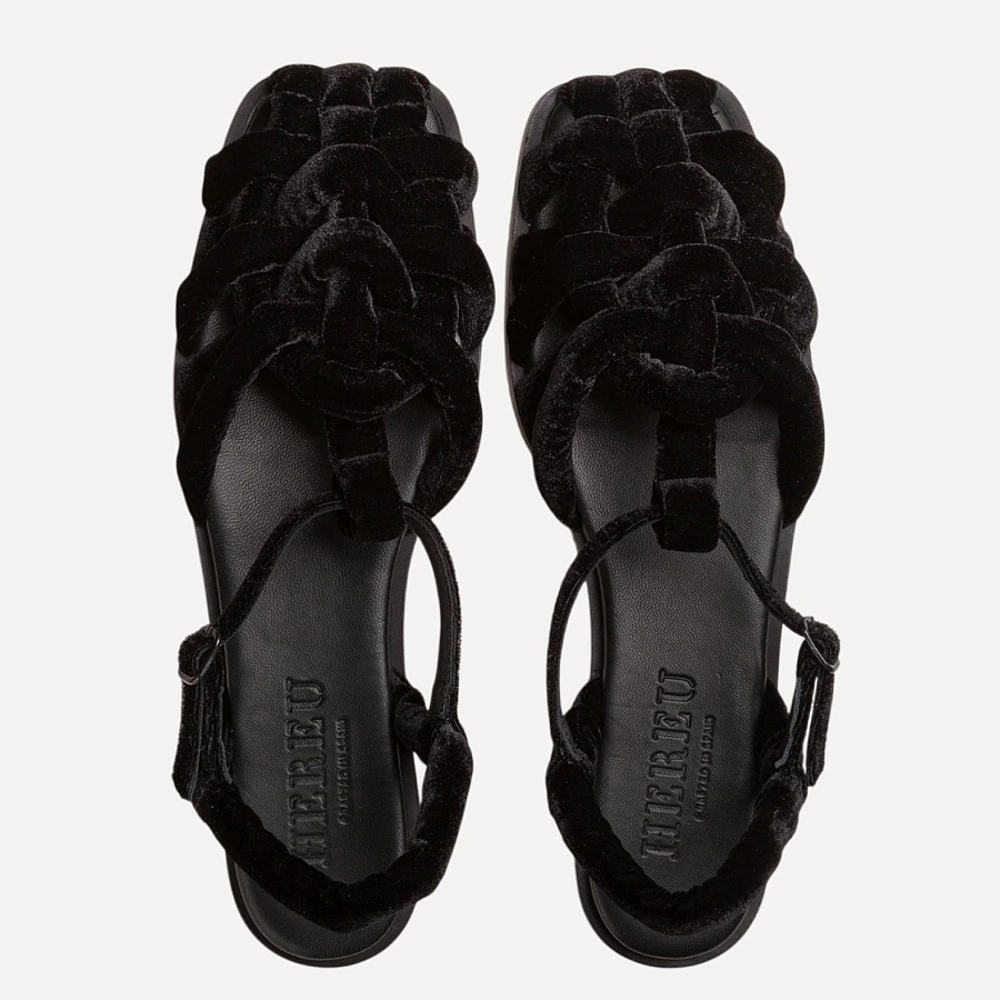 Cabersa 2 Velvet Black